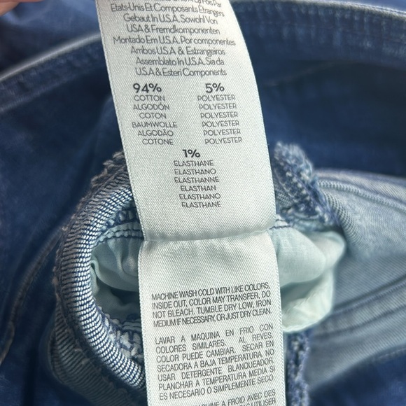 MOTHER •27• The Triple Stack Looker in Wish On A Star Jeans - Picture 10 of 13